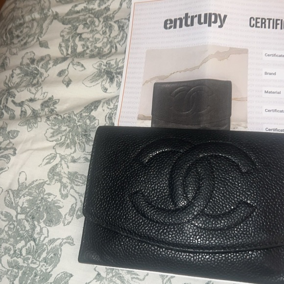 Chanel Black Leather Wallet with Gold Accent - Picture 5 of 5